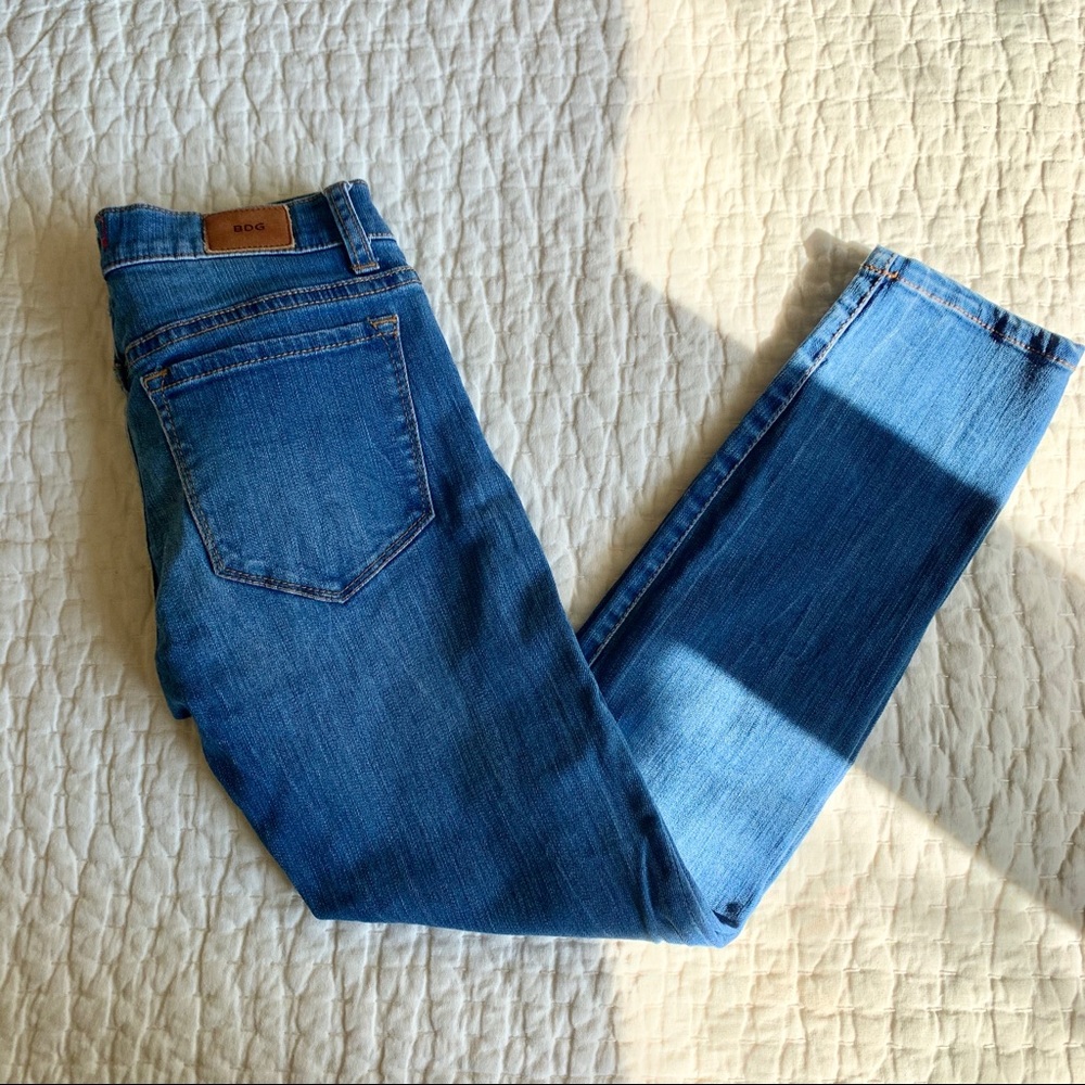 UO BDG Mid Rise Cigarette Grazer Blue Jean